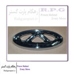 آرم چری جلو پنجره