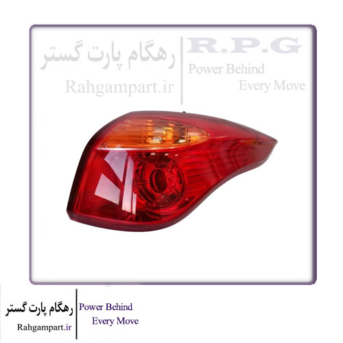 چراغ عقب روی گلگیر سمت شاگرد